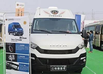 內(nèi)飾溫馨高檔，江鈴進(jìn)口依維柯B型房車